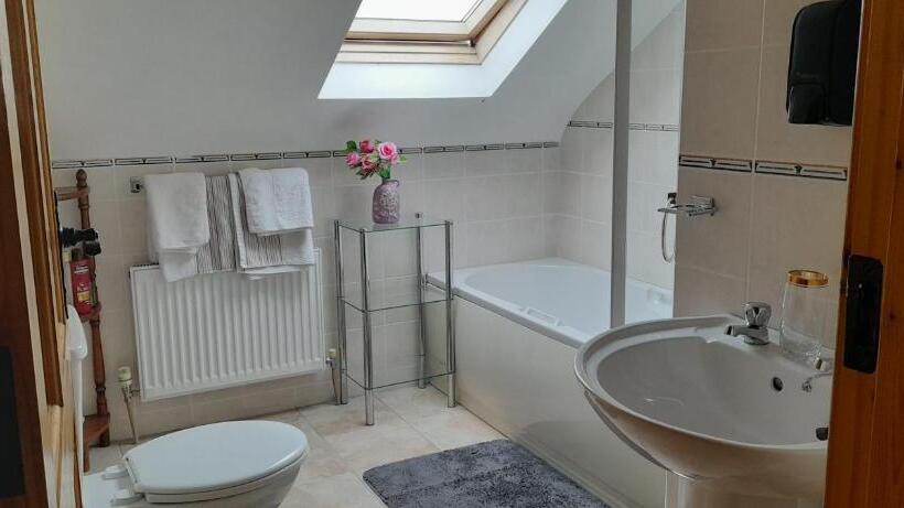 غرفة قياسية ثلاثية ذات اطلالة, Doolinsunset