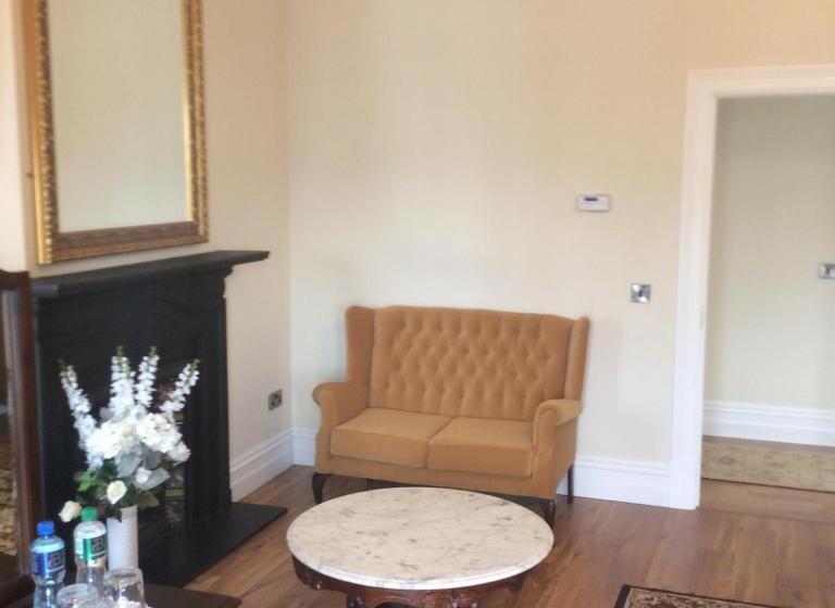 סוויטת סופריור, St Columbs House