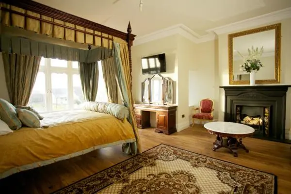 スーペリアースイート, St Columbs House