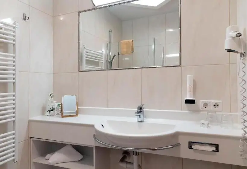 Classic Kolmen Hengen Huone, Gasthof Hotel Schermer
