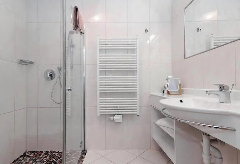 Classic Kolmen Hengen Huone, Gasthof Hotel Schermer