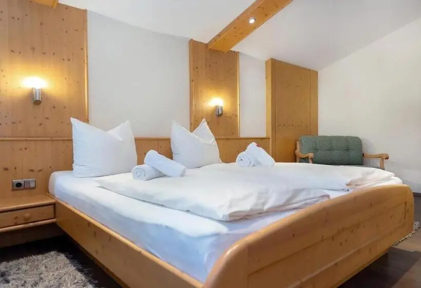 Perhesviitti, Gasthof Hotel Schermer