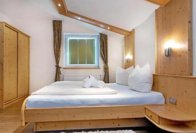 Perhesviitti, Gasthof Hotel Schermer