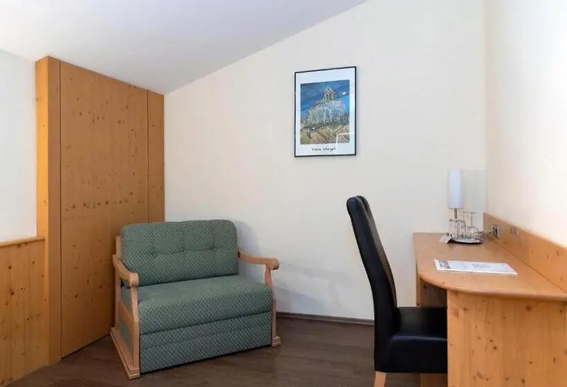 Perhesviitti, Gasthof Hotel Schermer