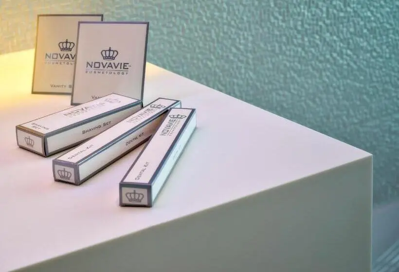 Deluxe-perhehuone, Abc