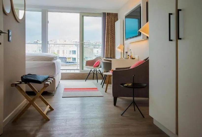Suite with Terrace, Abc