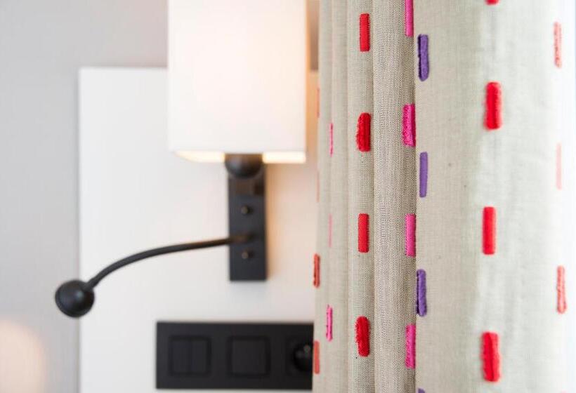 발코니가 있는 스위트, Abc