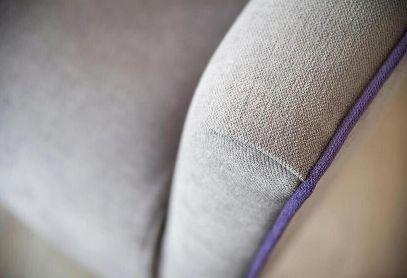 발코니가 있는 스위트, Abc