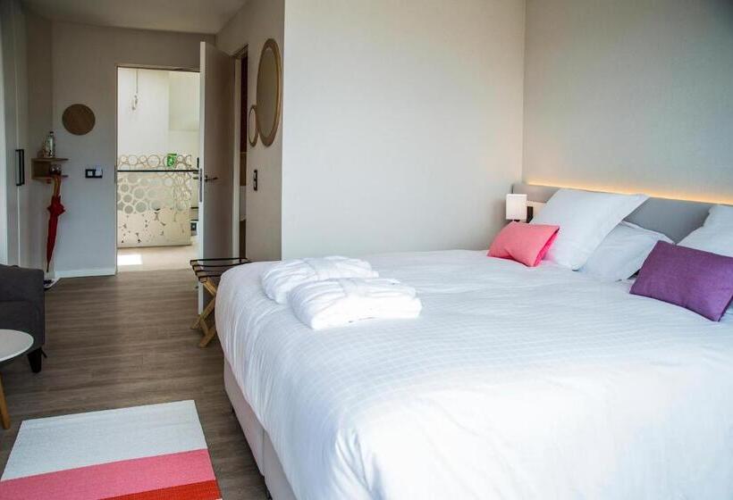 발코니가 있는 스위트, Abc