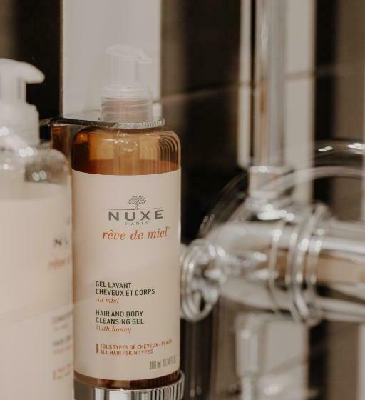 수피리어 룸, Eiffel Blomet