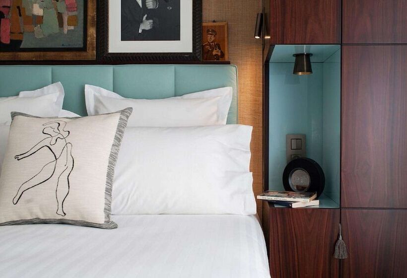 디럭스 룸, Eiffel Blomet