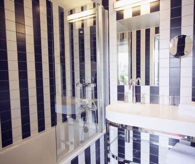 주니어 스위트, Eiffel Blomet