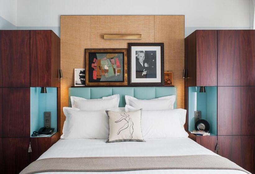 디럭스 룸, Eiffel Blomet