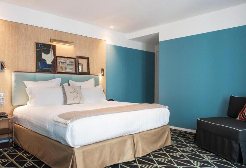 주니어 스위트, Eiffel Blomet