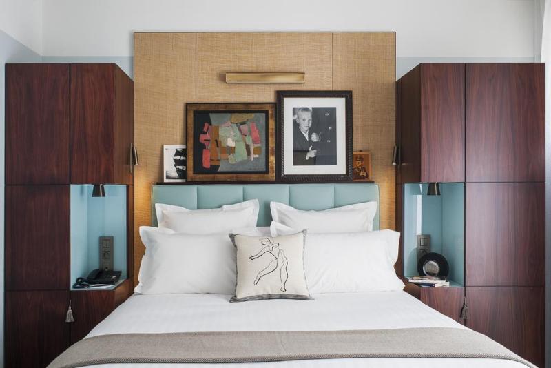 디럭스 룸, Eiffel Blomet