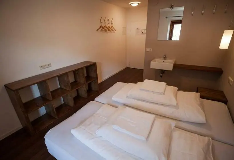 Standard-huone Parveke, Hostel Chillertal