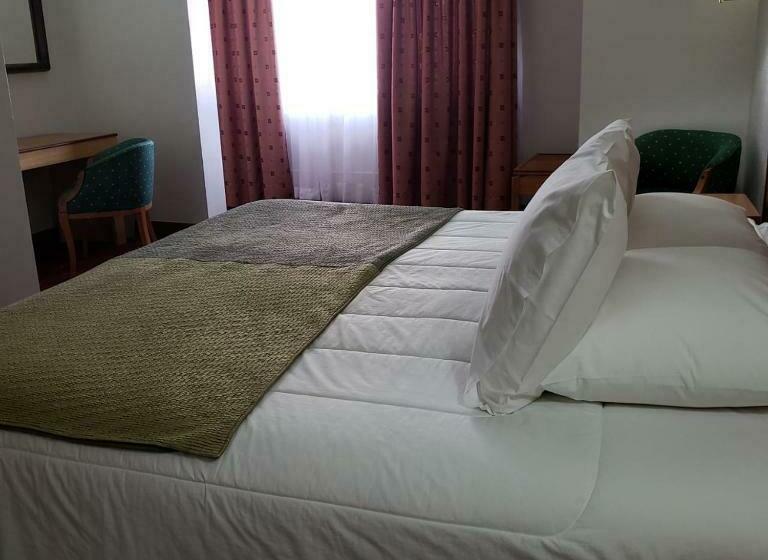 수피리어 룸, Gavina Express