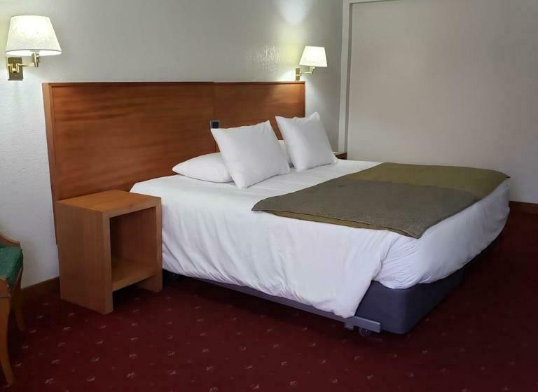 高级大房间, Gavina Express