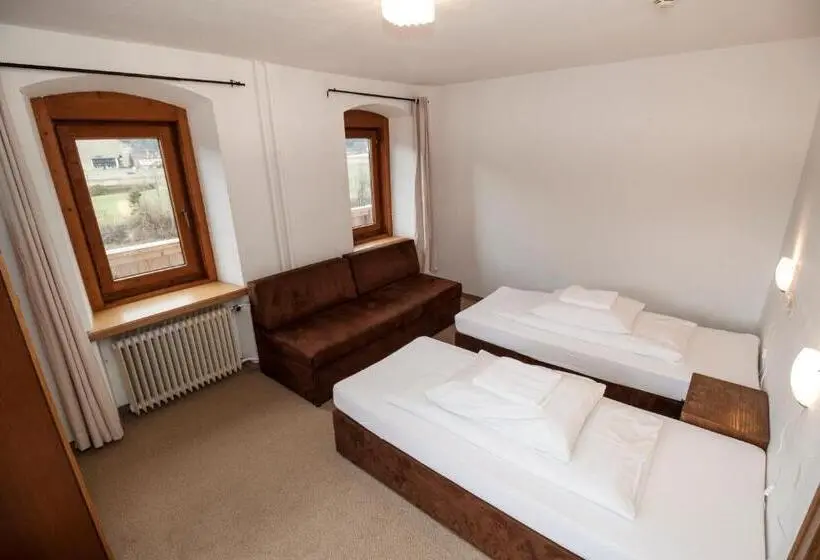 2 Bedroom Apartment with Views, Hostel Chillertal