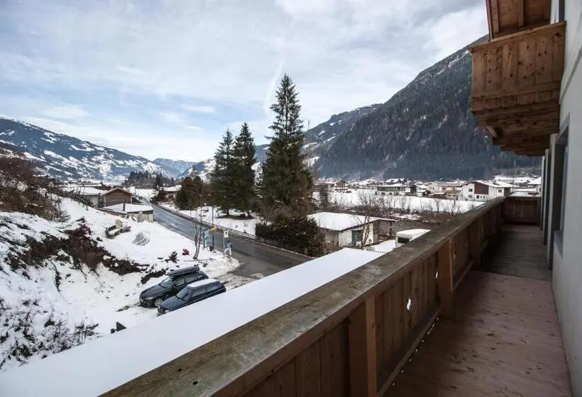 2 Bedroom Apartment with Views, Hostel Chillertal