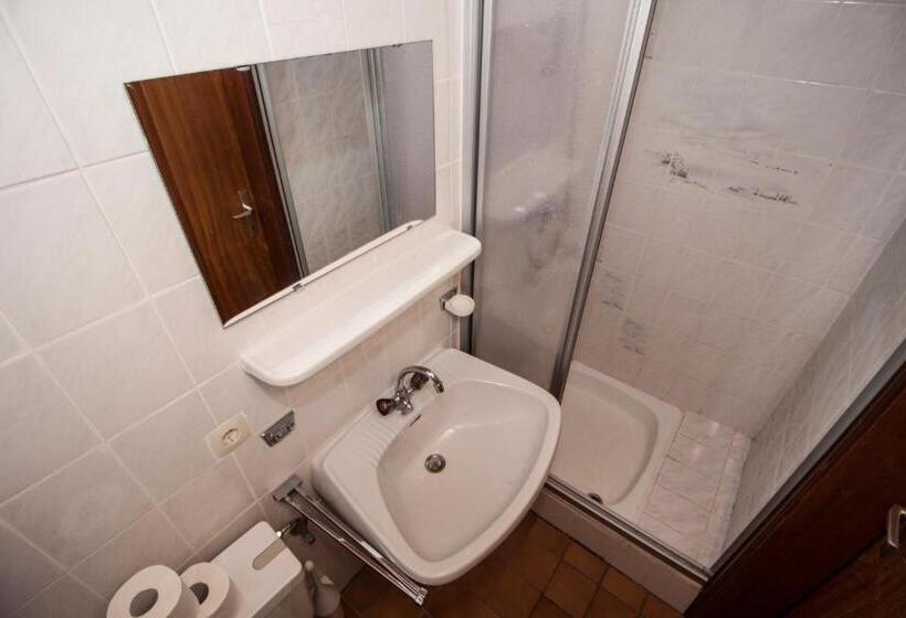 آپارتمان 2 خوابه, Hostel Chillertal