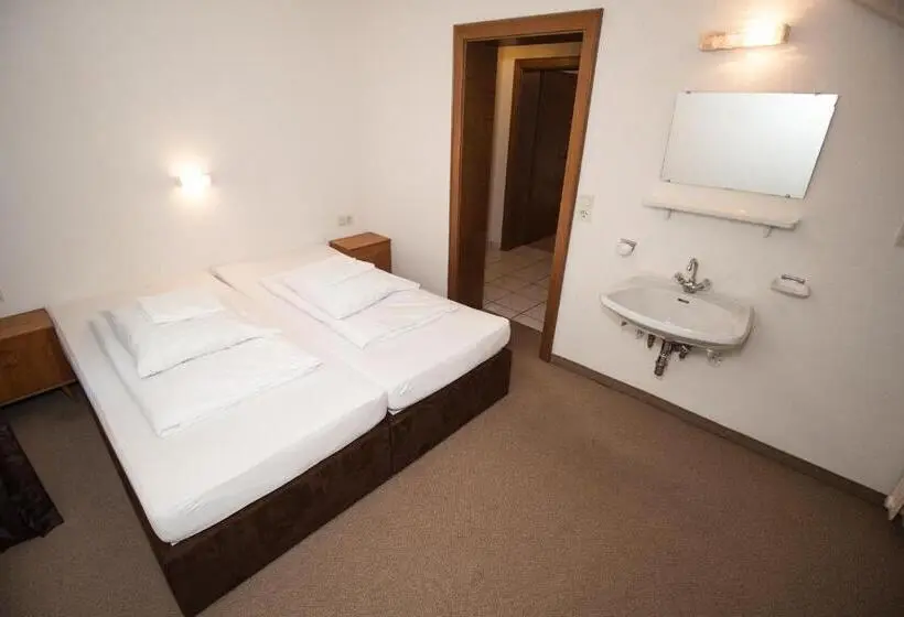 Huoneisto 1 Makuuhuone, Hostel Chillertal