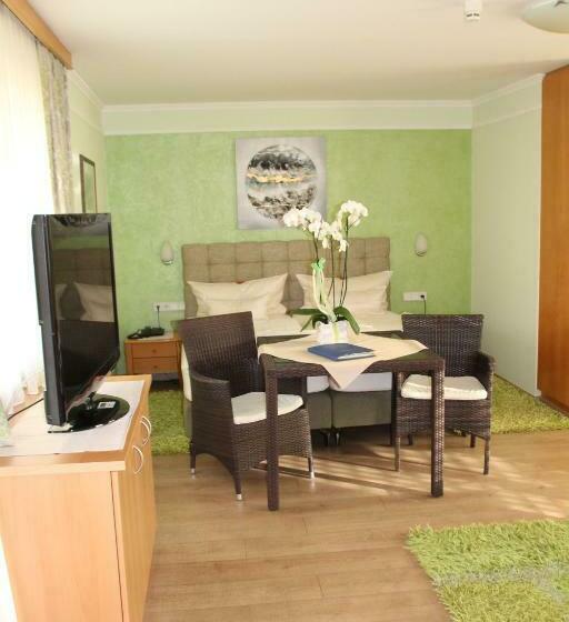 スタンダードルーム, Lang