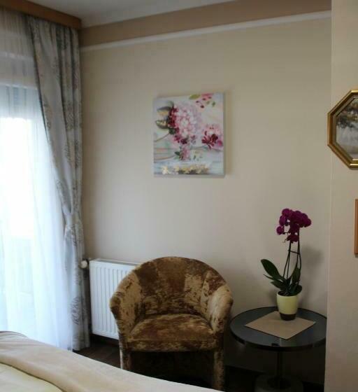 スタンダードルーム, Lang