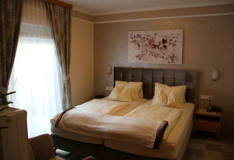 スタンダードルーム, Lang