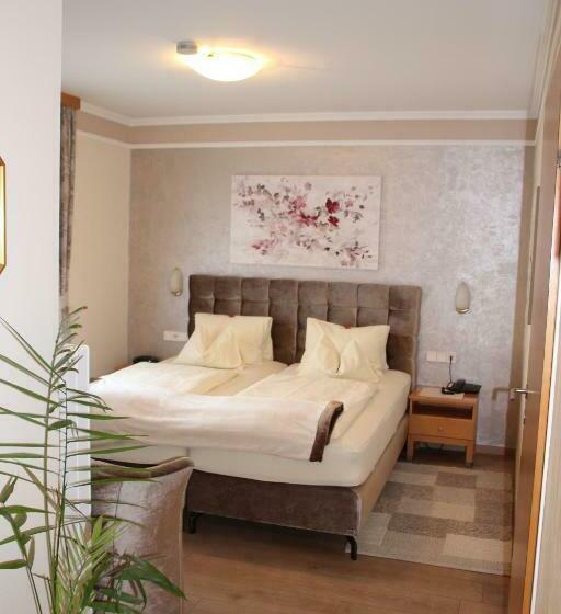 スタンダードルーム, Lang