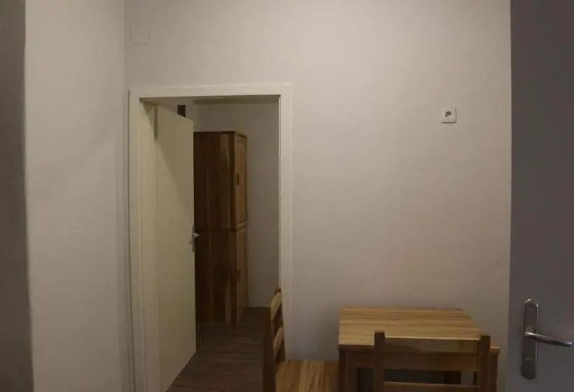 Huoneisto 2 Makuuhuonetta, Sinos