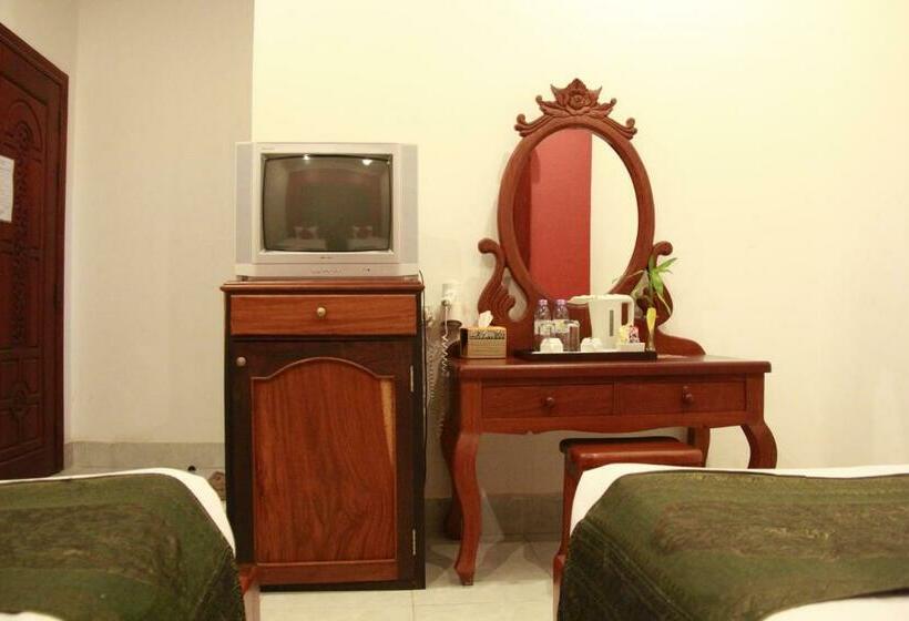 غرفة قياسية ثلاثية, Mekong Angkor Palace Inn
