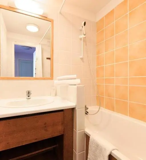 2 Bedroom Family Apartment with Views, O Sancy Résidence De Tourisme