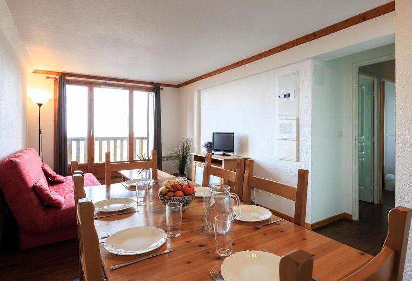 2 Bedroom Family Apartment with Views, O   Sancy Résidence De Tourisme
