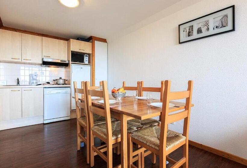 2 Bedroom Family Apartment with Views, O   Sancy Résidence De Tourisme