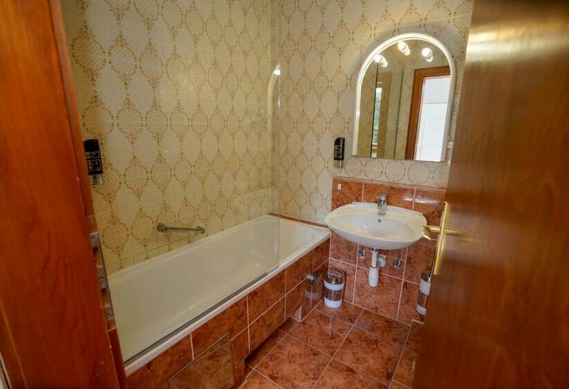 חדר סטנדרט יחיד, Rosmann