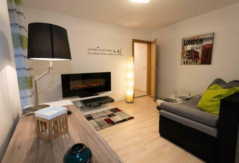 דירת חדר עם טרסה, Rosmann