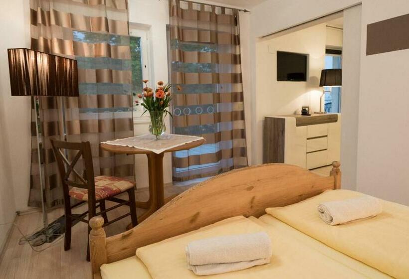 דירת חדר עם טרסה, Rosmann