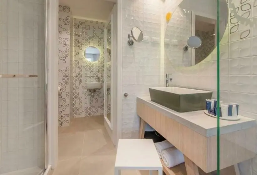 اتاق سوپریور با بالکن, Bluesun Hotel Jadran