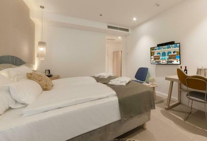 オーシャンビュースタンダードルームバルコニー付き, Bluesun Hotel Jadran