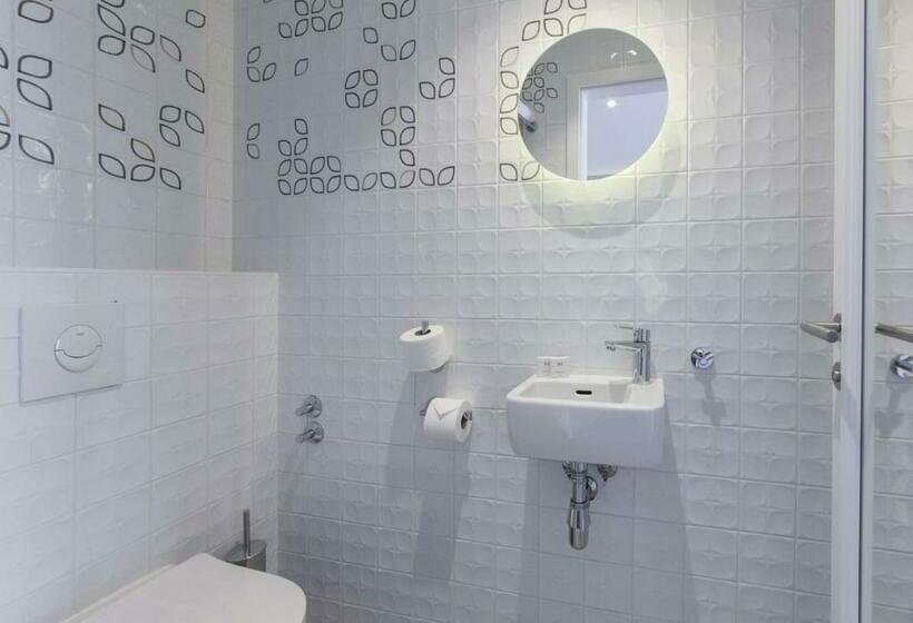 バルコニーつきオーシャンビュースーペリアルーム, Bluesun Hotel Jadran