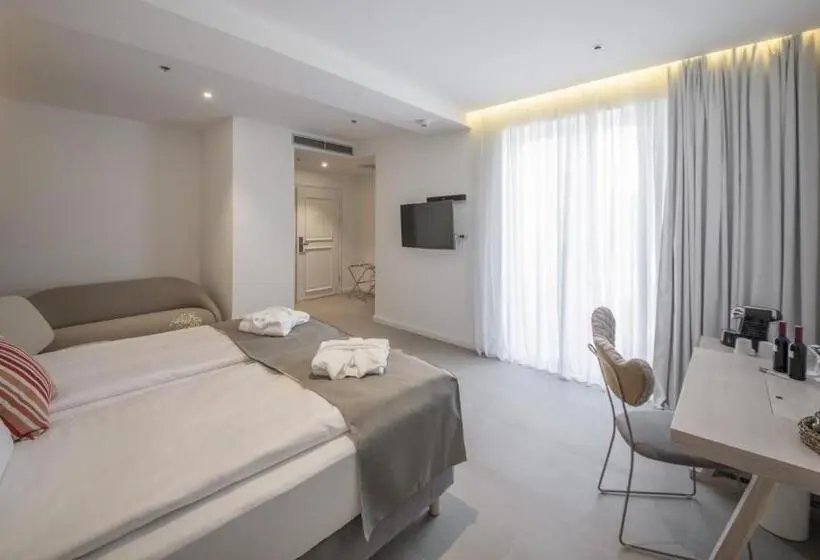 سوییت جونیور, Bluesun Hotel Jadran