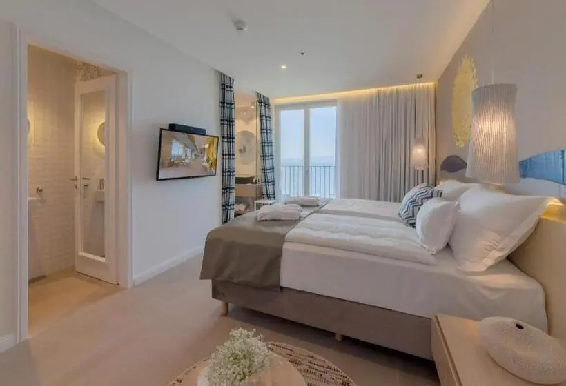 اتاق استاندارد با بالکن و چشمانداز دریا, Bluesun Hotel Jadran