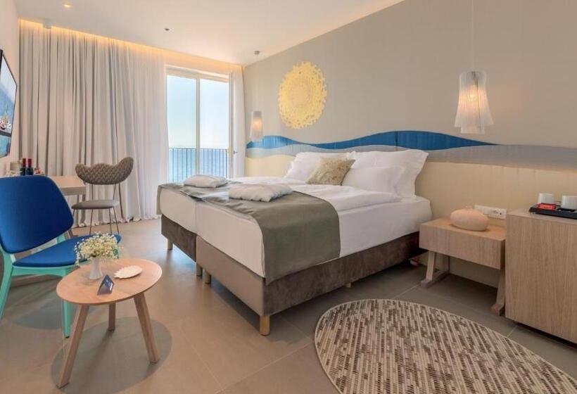 オーシャンビュースタンダードルームバルコニー付き, Bluesun Hotel Jadran