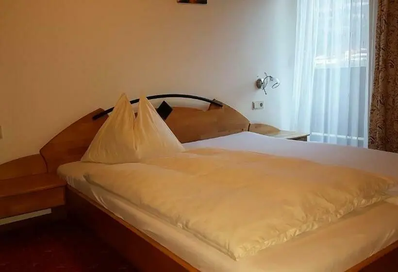 Standard Yhden Hengen Huone Parveke, Landgasthof Hotel Zehenthof