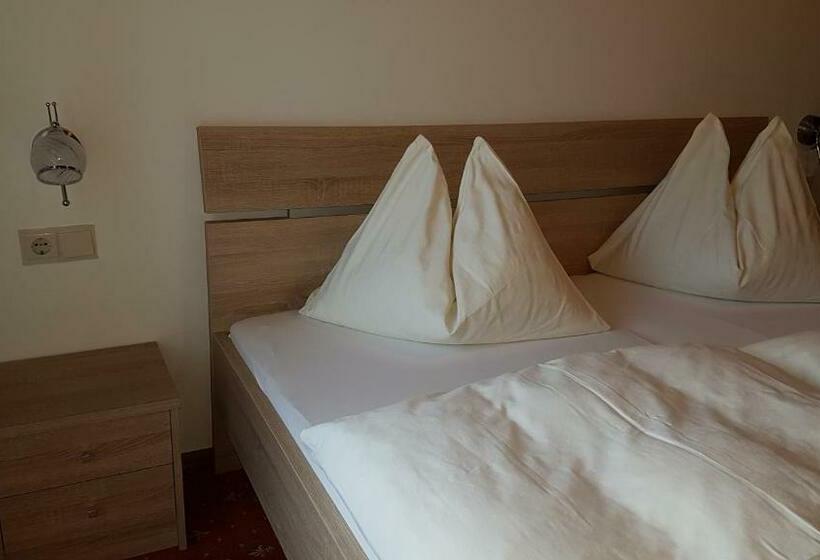 غرفة قياسية مزوَّدة بشُرفة, Landgasthof Hotel Zehenthof