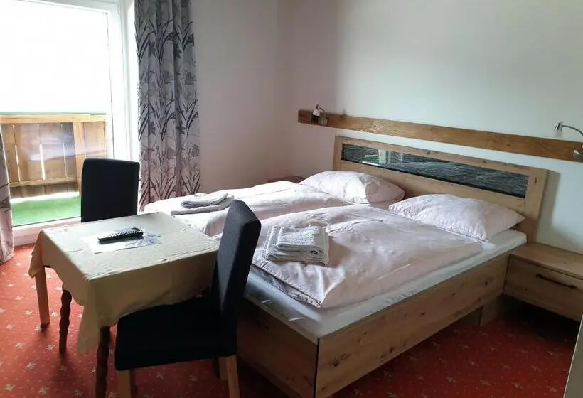 Standard Kolmen Hengen Huone Parveke, Landgasthof Hotel Zehenthof