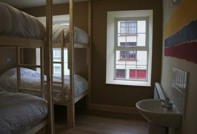 四人标准间, The Black Sheep Hostel