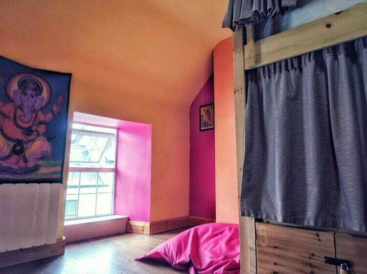 共用房间的床, The Black Sheep Hostel