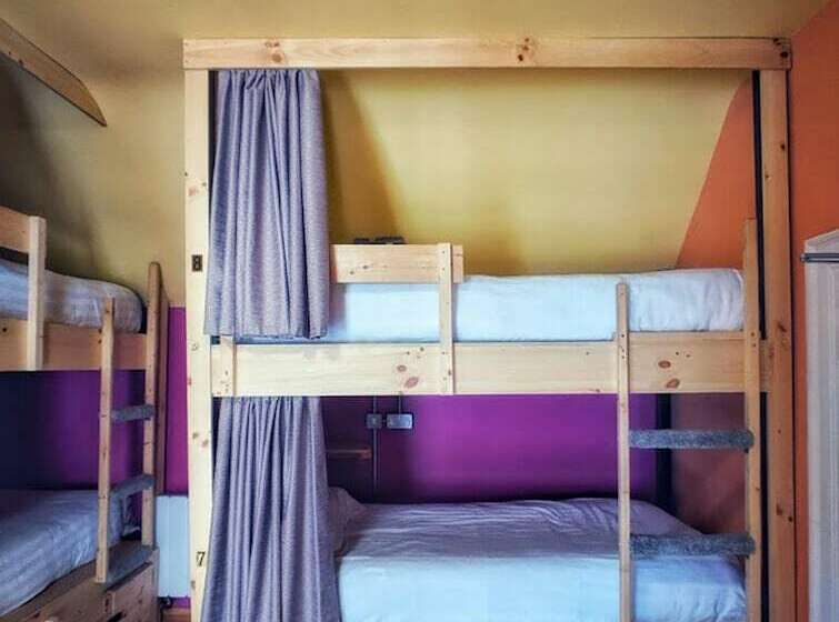 共用房间的床, The Black Sheep Hostel